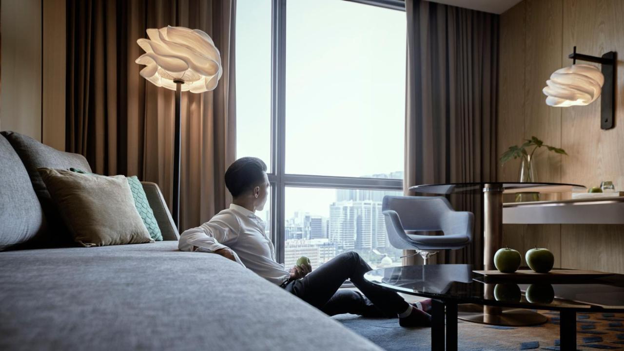 Amari Kuala Lumpur Hotel Екстериор снимка A guest room at the hotel